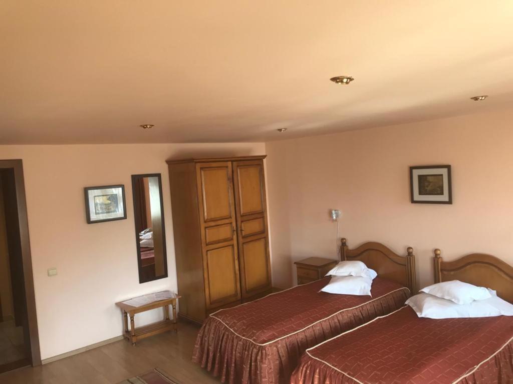 Hotel Cosmos Moldvahosszúmező Kültér fotó